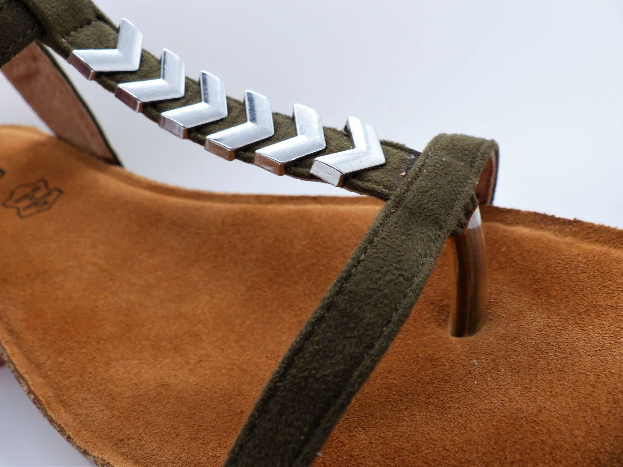 Sandales femme Semelle compensée Forme tong Entre-doigt LPB/LES PETITES BOMBES Delphine coloris kaki – Image 7